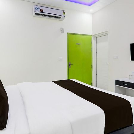 Super Hotel O Banthara Near Airport Banthra Sikandarpur Exteriör bild