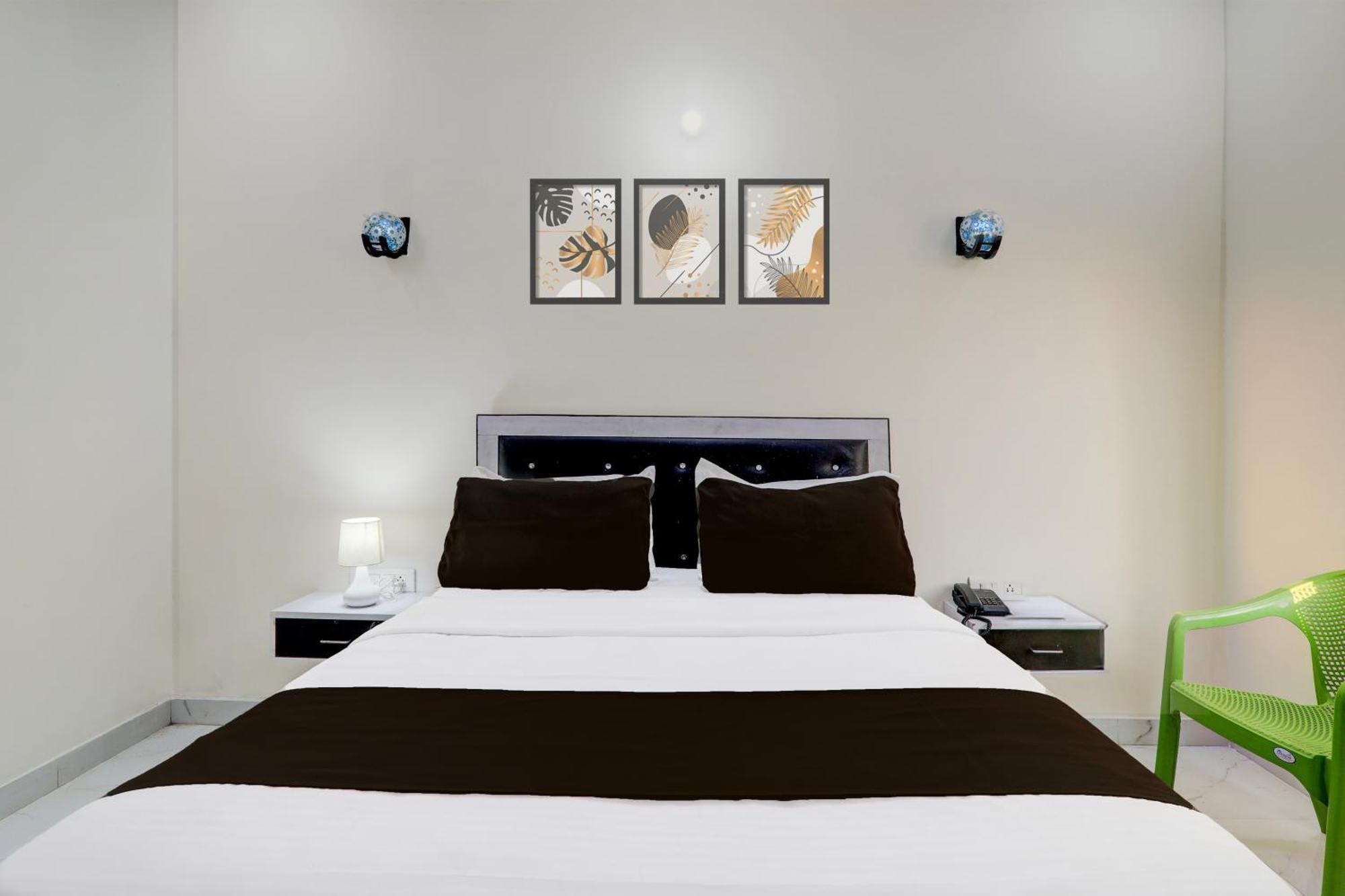 Super Hotel O Banthara Near Airport Banthra Sikandarpur Exteriör bild
